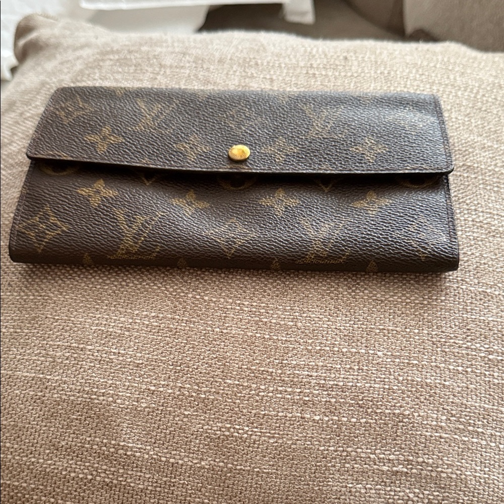 Authentic Louis Vuitton Brown Monogram wallet